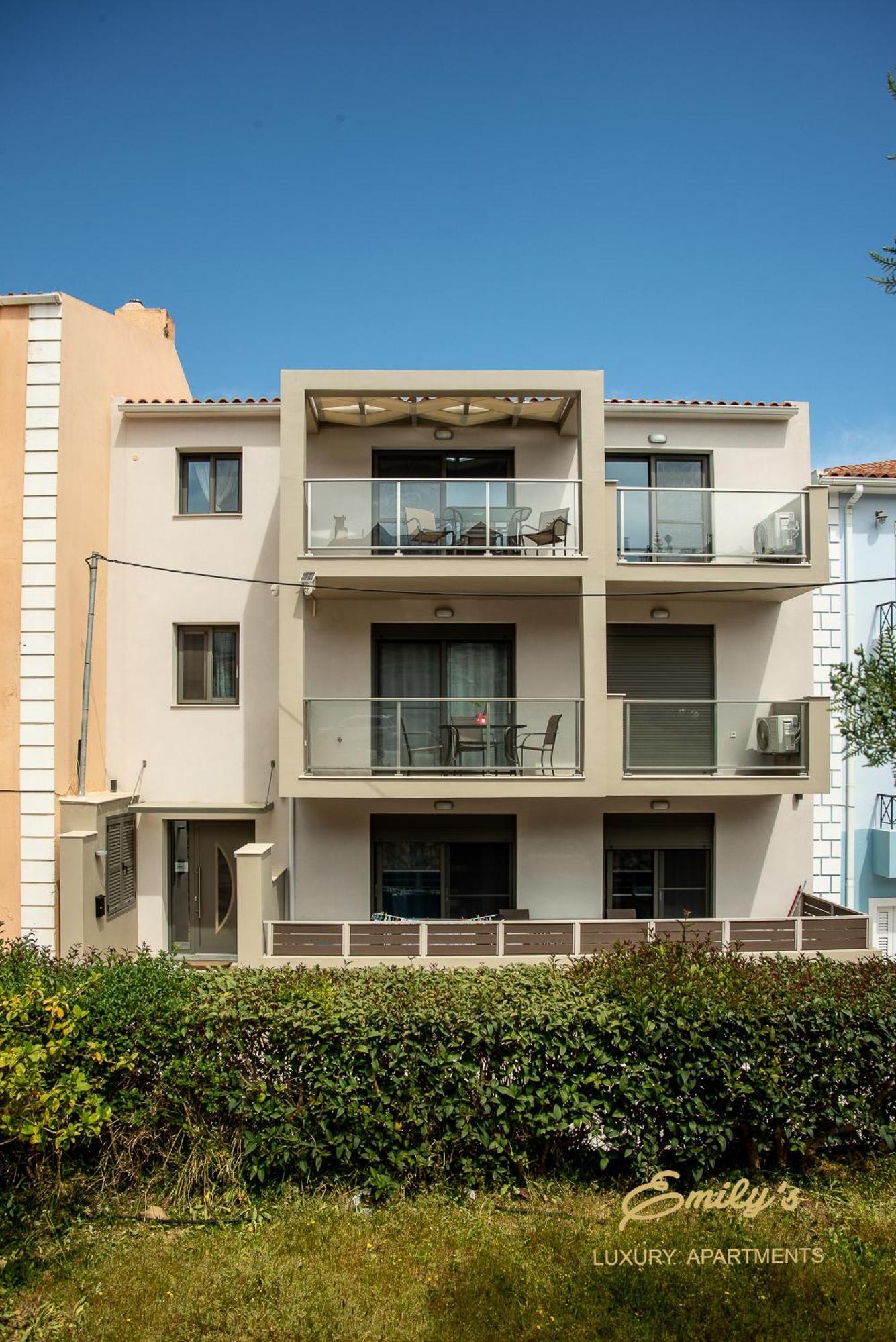 Emily'S Luxury Apartments Argostoli  Eksteriør billede