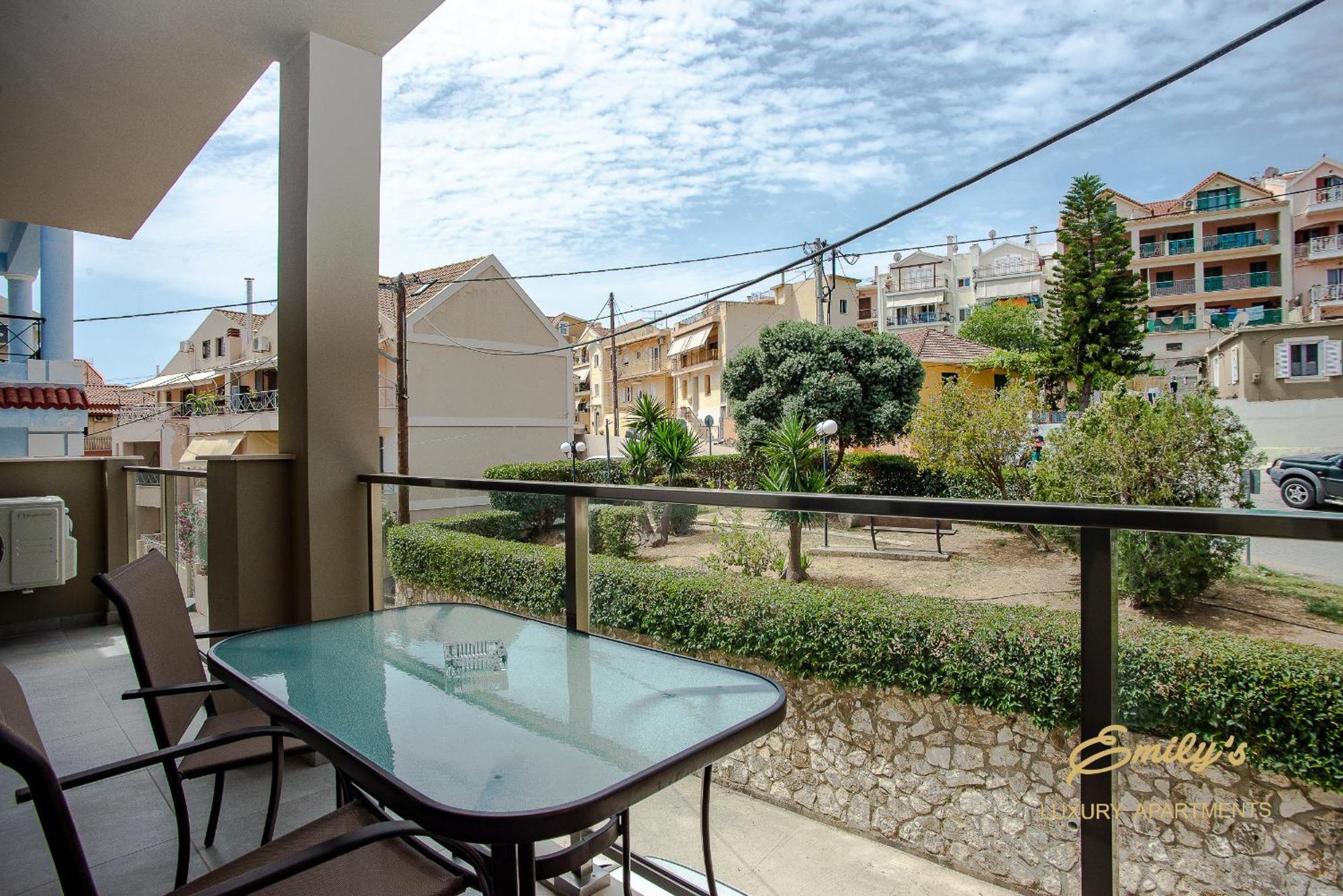 Emily'S Luxury Apartments Argostoli  Eksteriør billede
