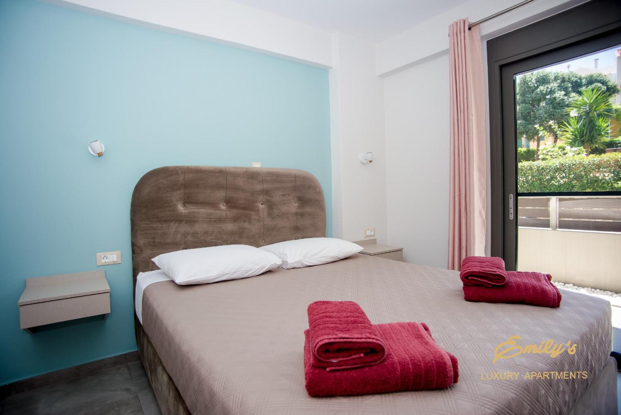 Emily'S Luxury Apartments Argostoli  Eksteriør billede