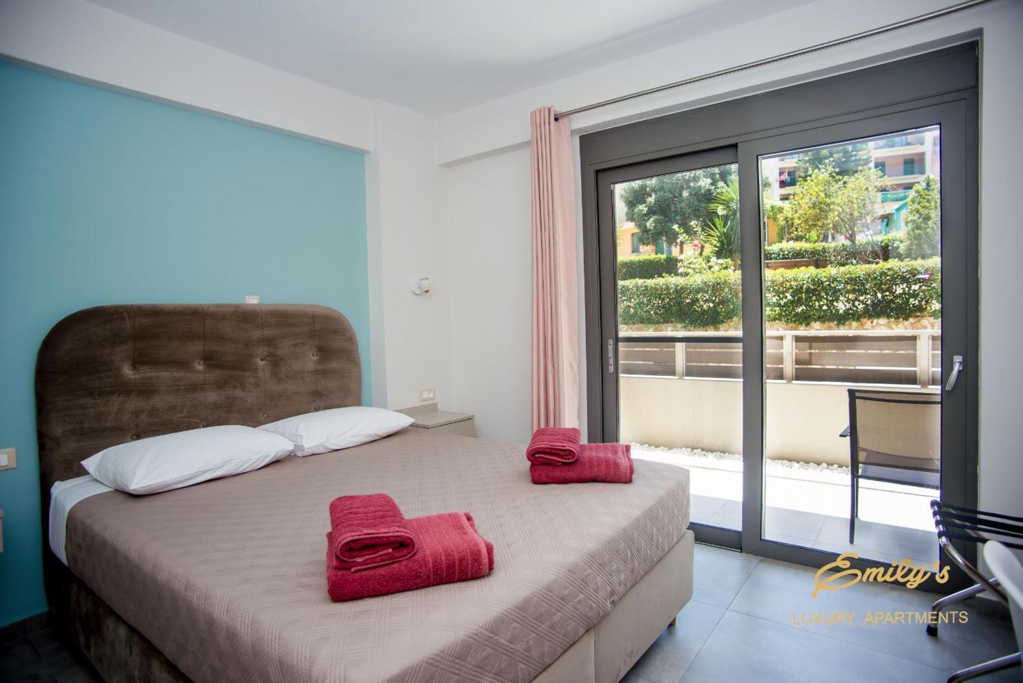 Emily'S Luxury Apartments Argostoli  Eksteriør billede