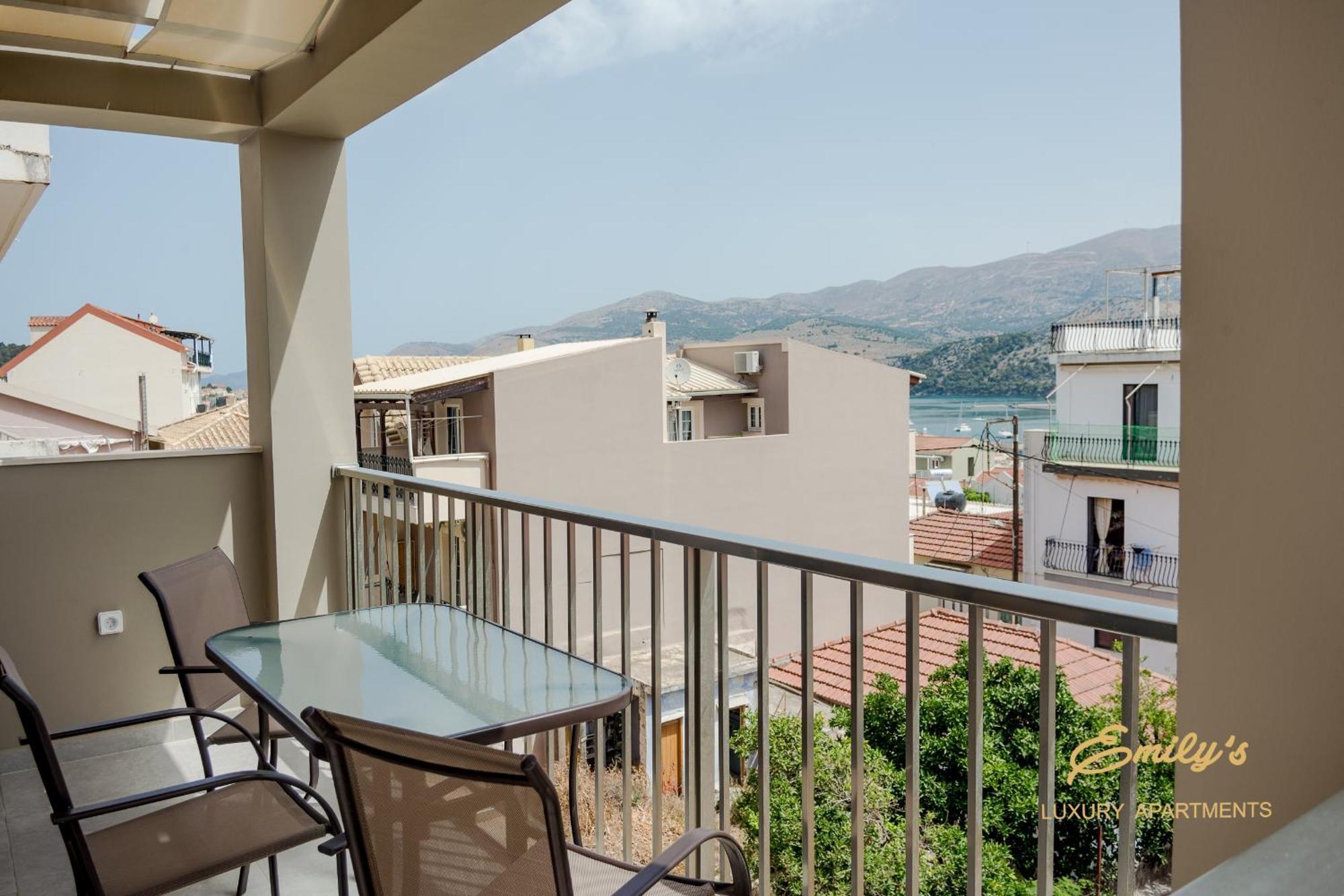 Emily'S Luxury Apartments Argostoli  Eksteriør billede